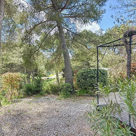 De Nichee Dans La Garrigues, A 10 Minutes D'avignon Willa *