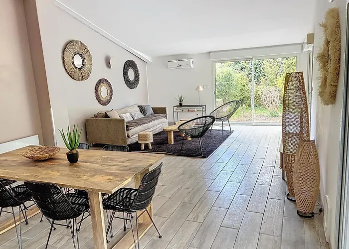 De Nichée Dans La Garrigues, à 10 Minutes D'avignon Villa *