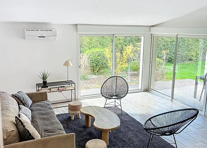 De Nichée Dans La Garrigues, à 10 Minutes D'avignon Villa