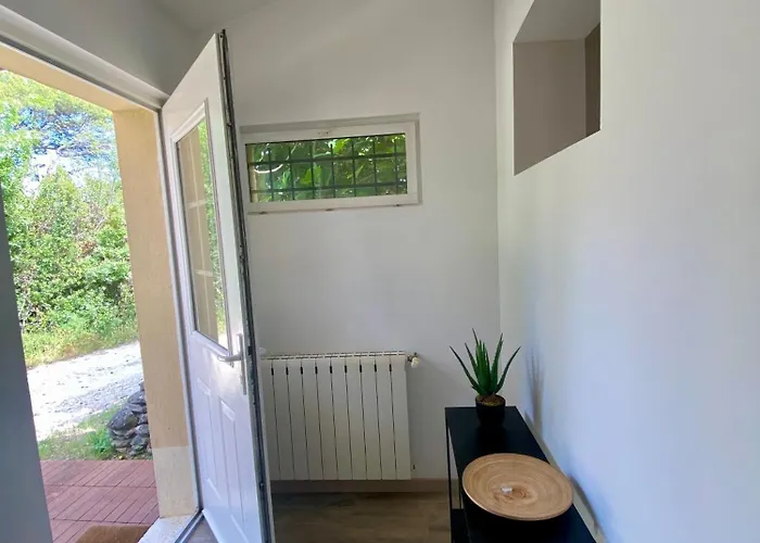 Villa De Nichée Dans La Garrigues, à 10 Minutes D'avignon *